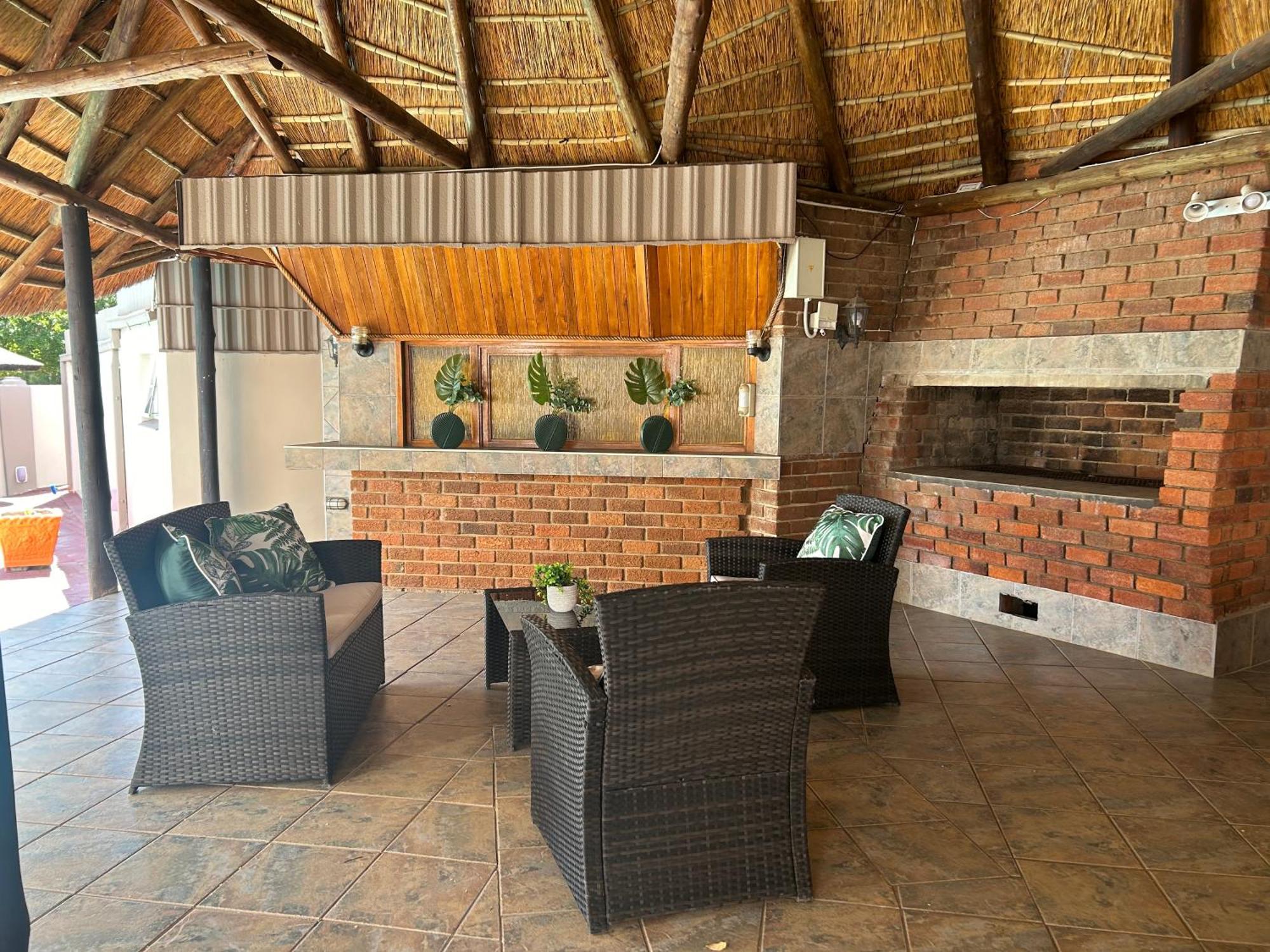 Sibella Guest House Bloemfontein Exterior foto